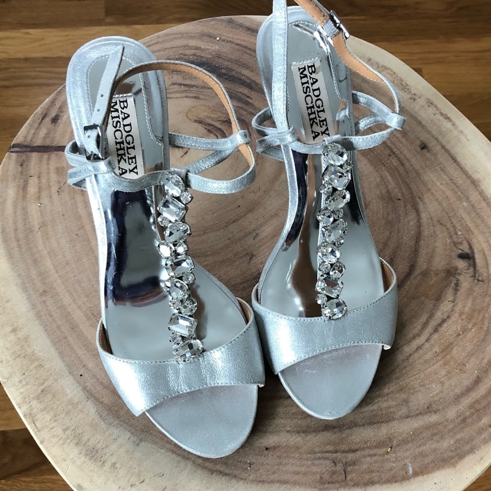 Badgley Mischka Silver Sandals Heels size 6M